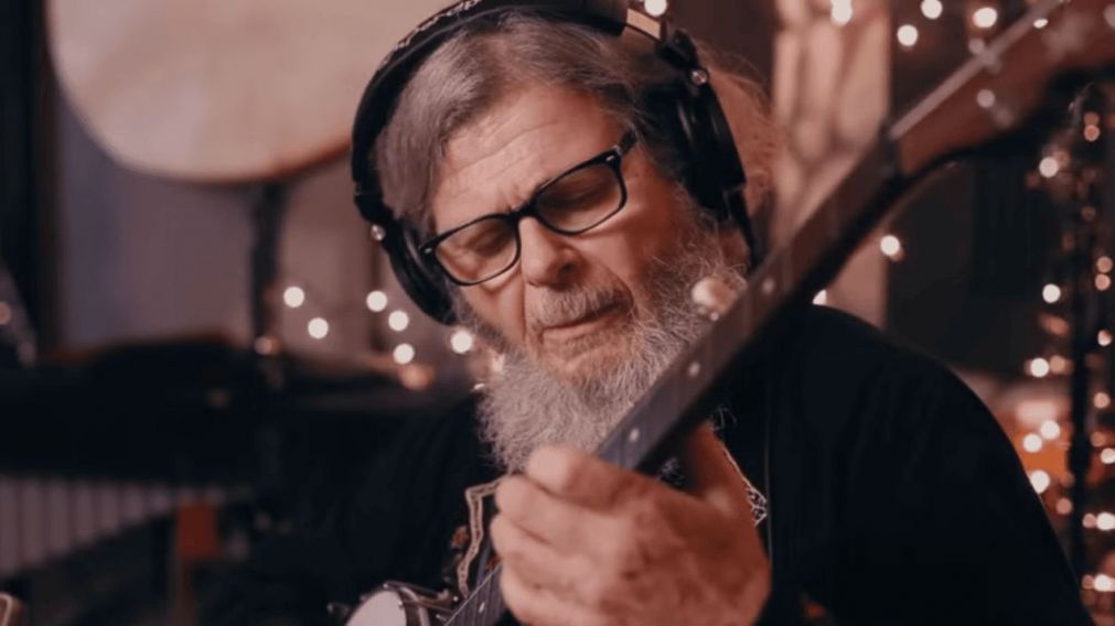 "Lamentable, ignorante y discriminatorio": Gustavo Santaolalla le respondió a Pichetto por sus dichos sobre el charango