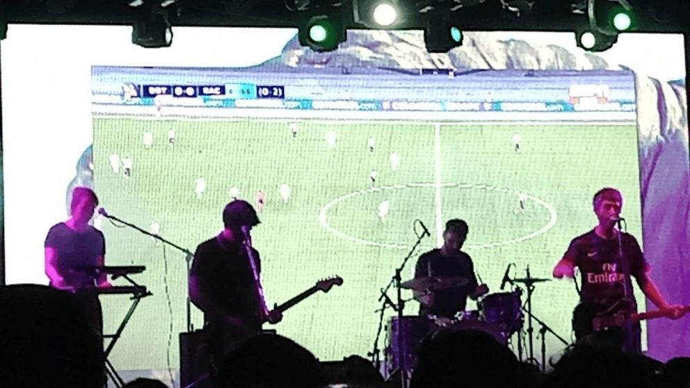 La banda que dio un show en vivo con el partido de Racing por la Recopa Sudamericana