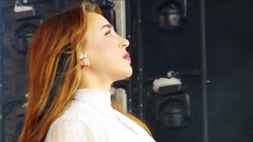 "Un beso al cielo": el emotivo gesto de Nicki Nicole en el Cosquin Rock 2025 por la muerte de su papá