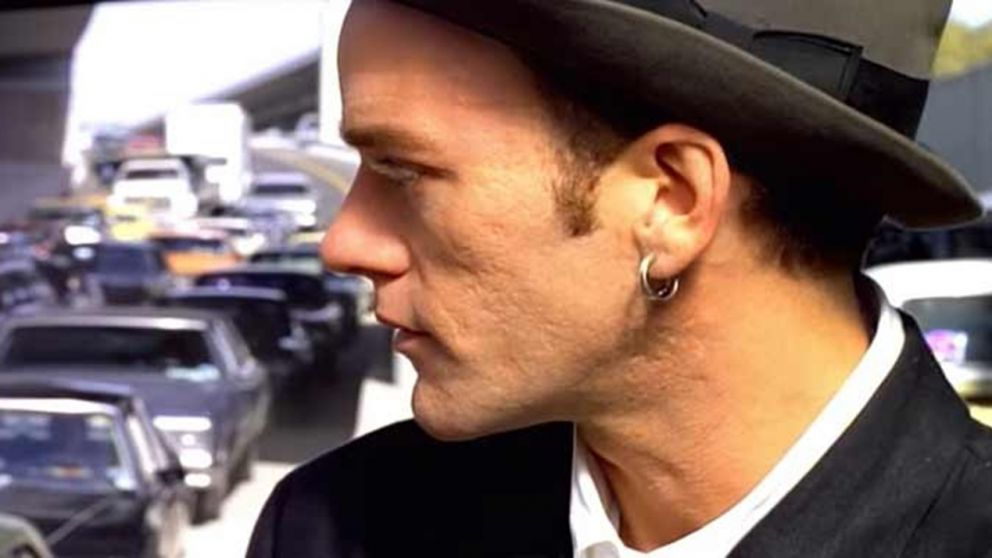 Everybody Hurts: el himno solidario que llegó al #1 para ayudar a Haití