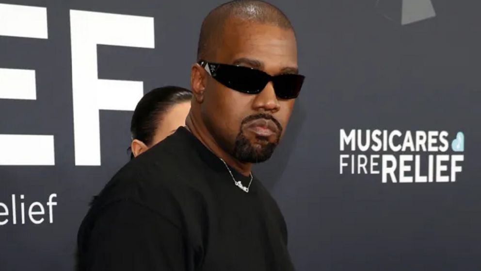 ¿Repudio y cancelación? Kanye West vende remeras con estampadas con esvásticas en su web.