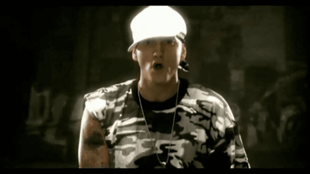 En 2005, Eminem lleg� al #1 en Reino Unido con "Like Toy Soldiers"