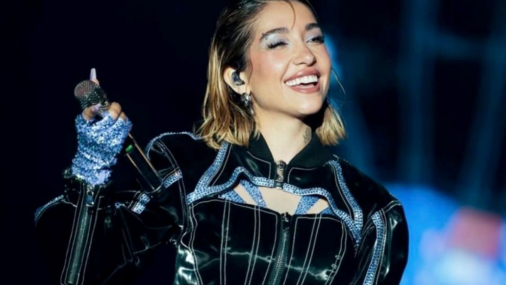 Maria Becerra estrenar� una nueva canci�n y grabar� las voces de sus fans en vivo