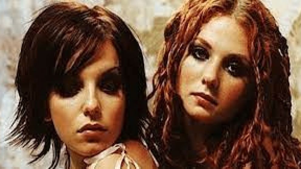 En 2003, Tatu conquistó el #1 en Reino Unido con "All the Things She Said"