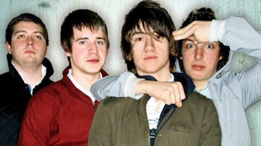 Arctic Monkeys alcanzaron el #1 en 2006 con "When the Sun Goes Down"