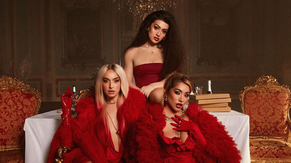 VIDEO: Así es "La Reina Remix", lo nuevo de Lola Índigo junto a Maria Becerra y Villano Antillano