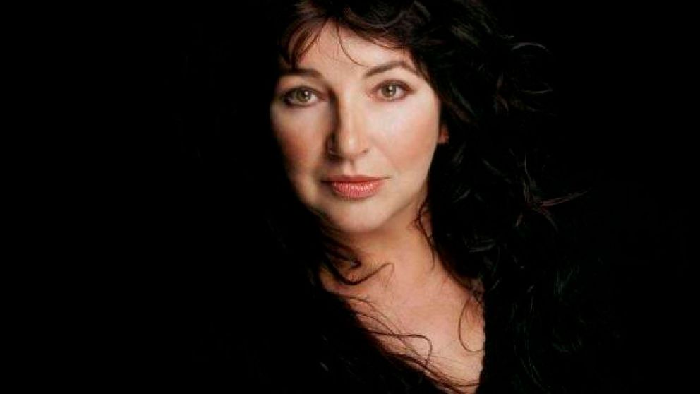 Kate Bush alcanzó el #1 en 1987 con "The Whole Story"