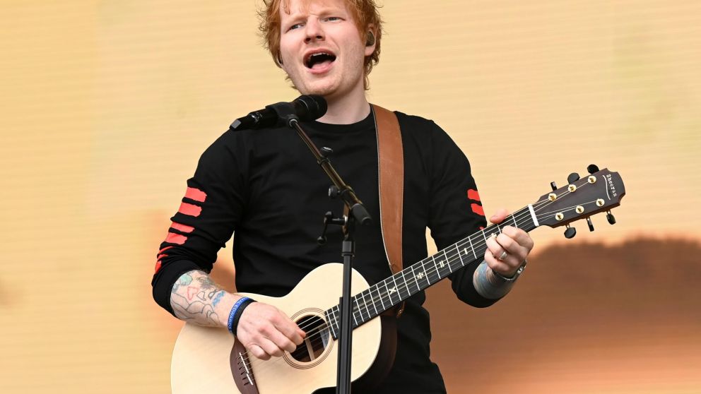 Ed Sheeran conquista el #1 y #2 en las UK Charts con “Shape of You” y “Castle on the Hill” en 2016