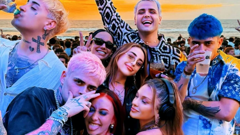 Nicki Nicole disfrutó del amanecer de Punta del Este con La Joaqui, Luck Ra, Tuli Acosta y Lit Killah