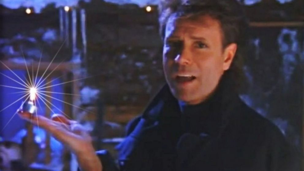 "Mistletoe and Wine" de Cliff Richard: la fórmula del éxito navideño según Music Choice