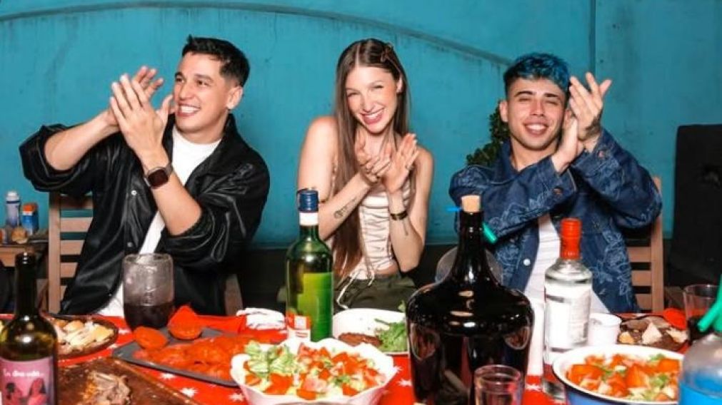 Yami Safdie anuncia la versión cuarteto de "En Otra Vida" junto a Luck Ra y QLokura
