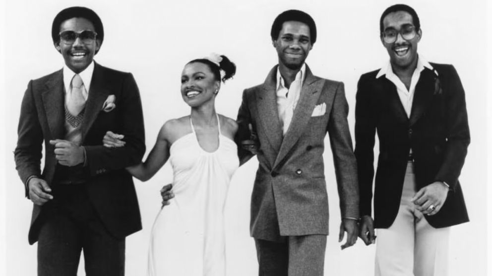 “Le Freak” de Chic: el éxito que nació del rechazo en Studio 54