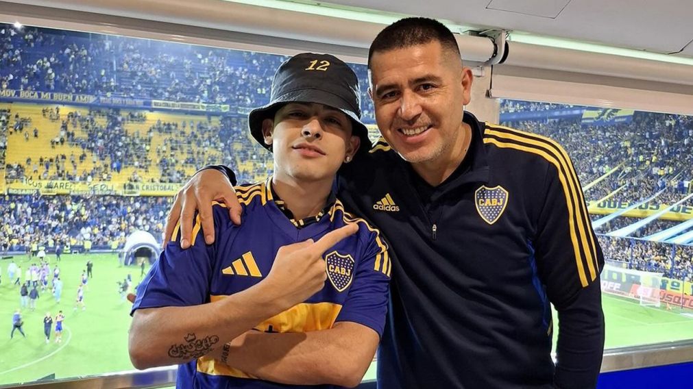 "En casa": Trueno y Juan Rom�n Riquelme juntos en La Bombonera