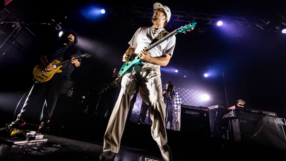 Fotos: Dante Spinetta cerró el 2024 con un show inolvidable en el Teatro Vorterix
