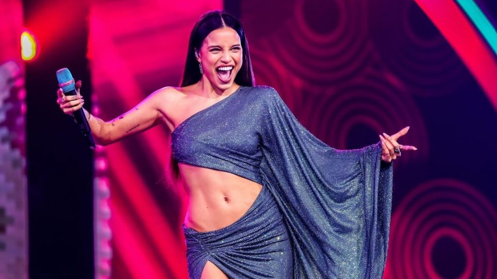 Emilia Mernes y Maria Becerra deslumbran en la noche previa a los Latin Grammy y celebran a Carlos Vives como Persona del A�o