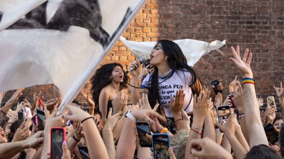 As� es el video de "No Me Importa", la nueva canci�n de Lali Esp�sito