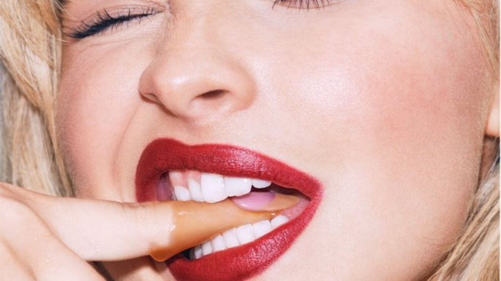 Quién es Sabrina Carpenter, la íntima amiga de Taylor Swift que estuvo de invitada en el show de Nueva Orleans