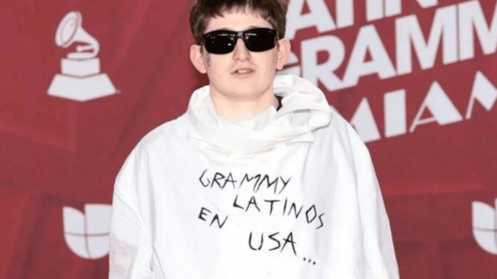 ¿Qué dijo Dillom sobre su look en los Latin Grammy?: "Me parece curioso..."