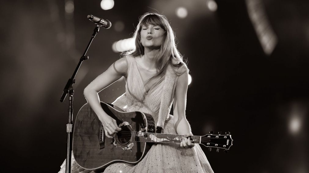 Taylor Swift superó a Rihanna y es la artista femenina más rica en la industria musical