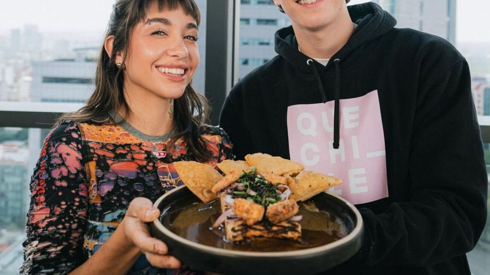 María Becerra se animó y comió bichos junto al chef de las estrellas