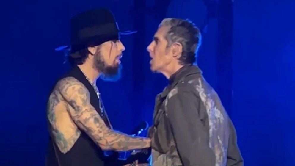 Tensión en el escenario: Perry Farrell y Dave Navarro protagonizaron una pelea en pleno show de Janes Addiction