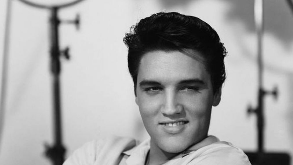 Elvis Presley recuerda el 2024-06-05 como un día importante