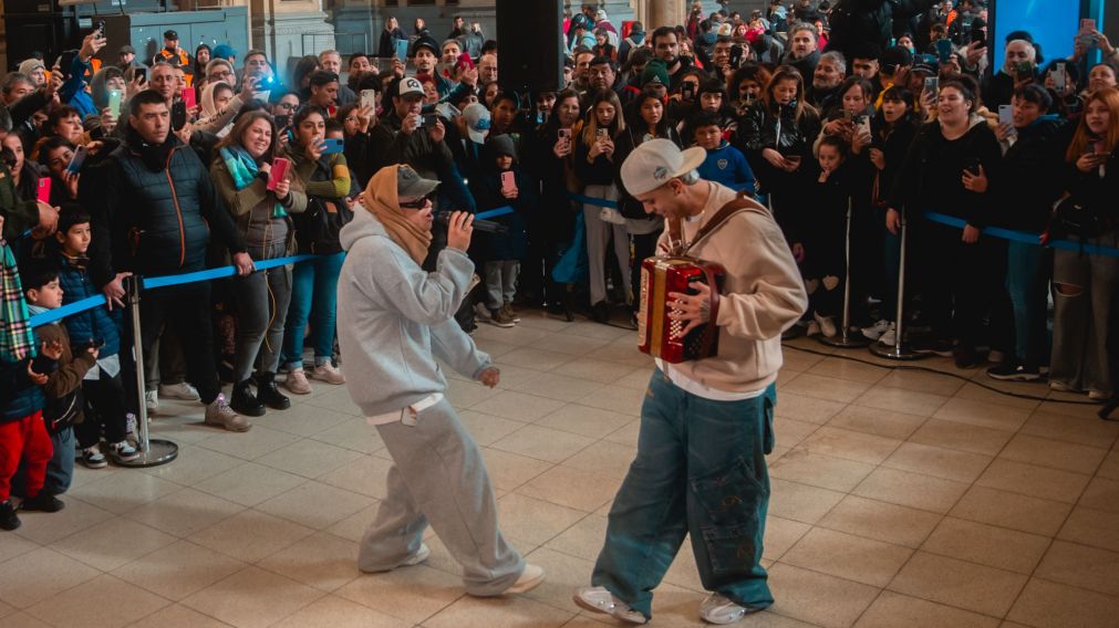 La T y La M y Malandro de Am�rica presentan "Amor de Vago"
