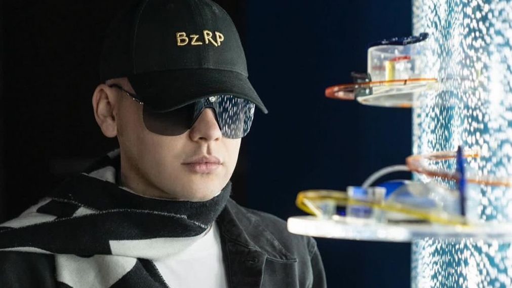 La inesperada visita cultural de Bizarrap en Buenos Aires