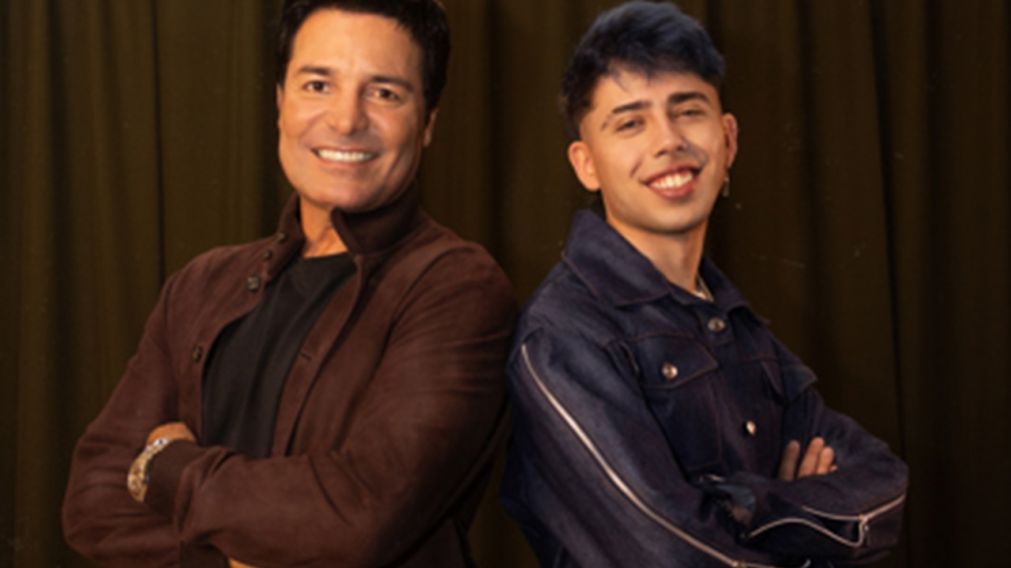 Con un guiño a La Mona Jiménez, Chayanne lanzó la reversión "Un Siglo Sin Ti" junto a Luck Ra