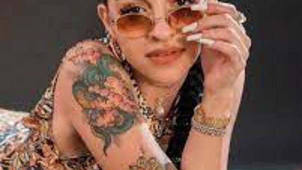 Cuál es el significado de los 50 tatuajes de Cazzu