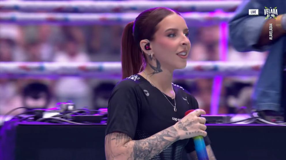 Encendió la noche: Young Miko también fue parte del show en "La Velada del Año IV"