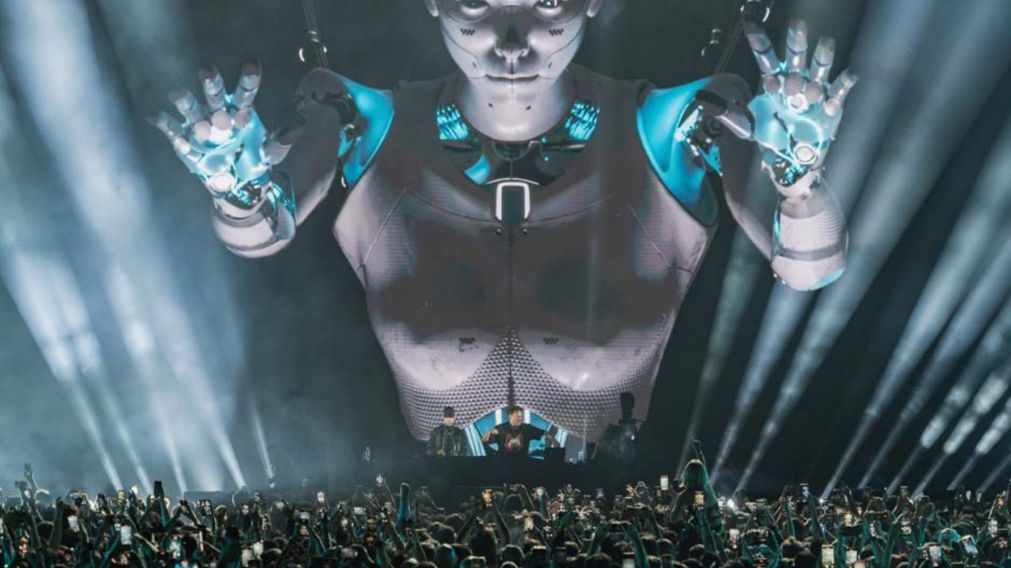 ¿Por qué la música en fiestas electrónicas puede dañar la audición?