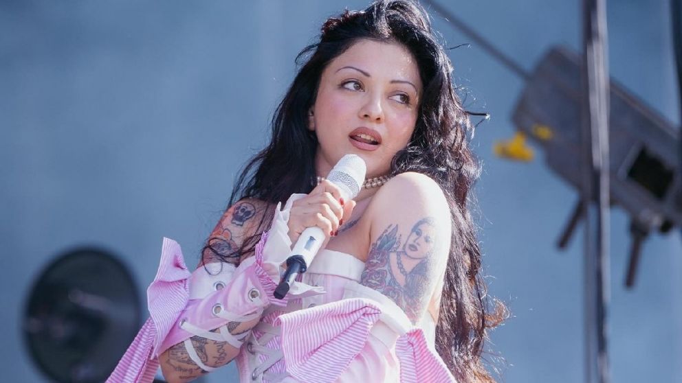 El deseo de Mon Laferte: "Quiero comerme el mundo"