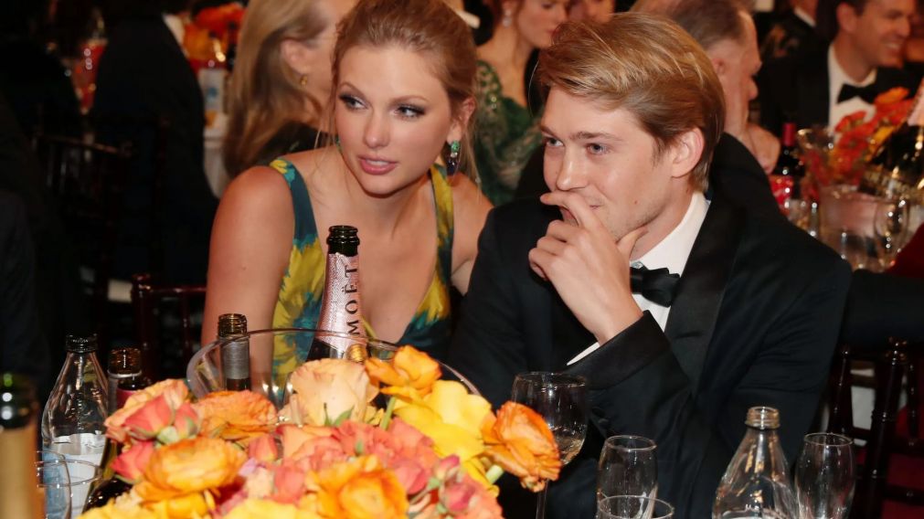 Joe Alwyn se confiesa sobre su ruptura con Taylor Swift.