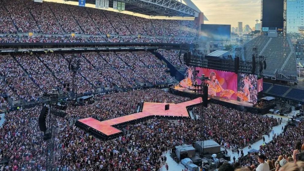 Los swifties hicieron vibrar la capital escocesa, literalmente.