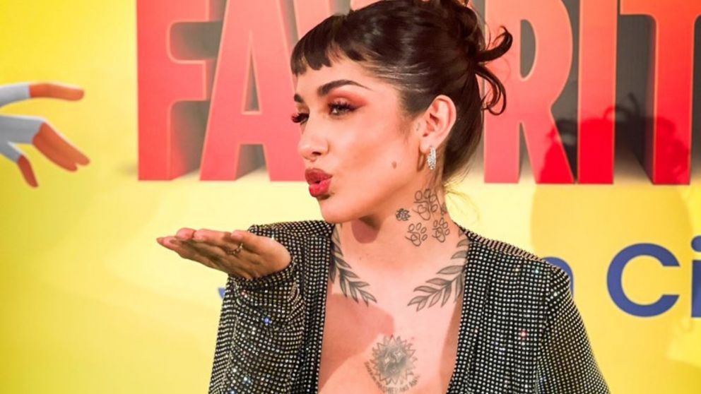 María Becerra deslumbra en la premiere de "Mi villano favorito 4"