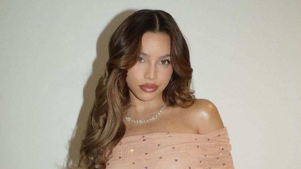 Emilia se lució en Madrid con un look icónico inspirado en las hadas Winx.