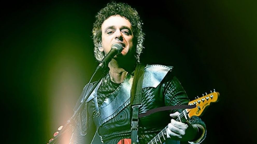 La edición inaugural del Quilmes Rock 2003 arrancó de la mano de Gustavo Cerati.