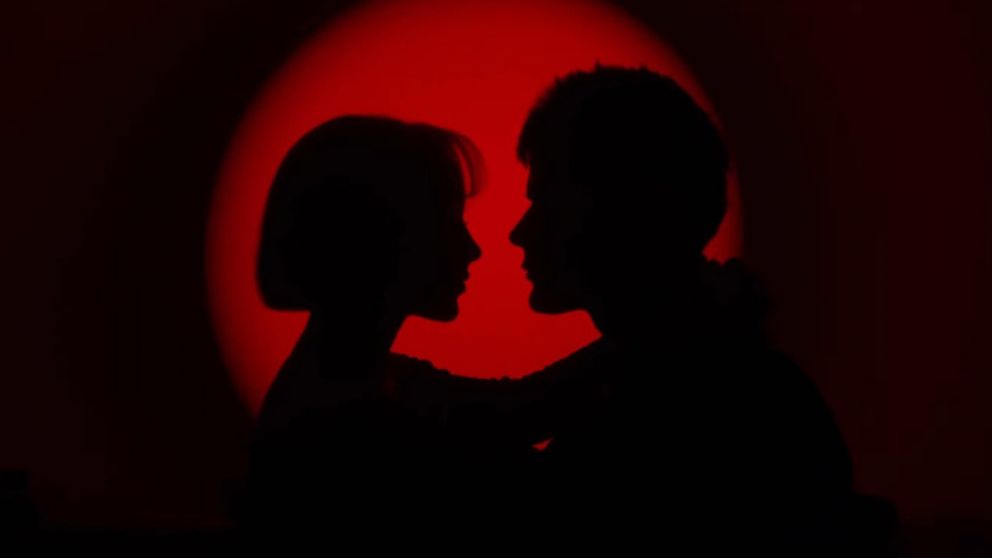 Tuli lanzó su nuevo single "Cuarto Rojo"