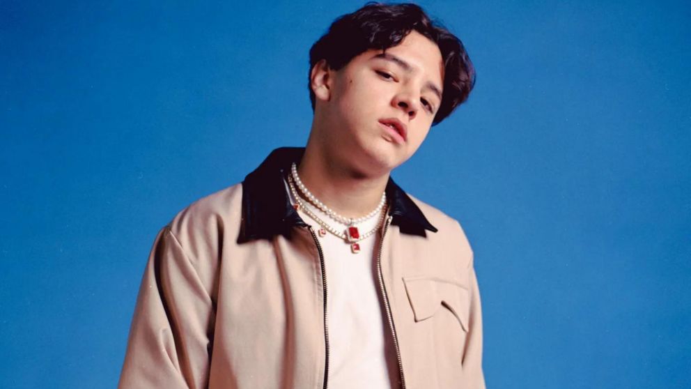 Joven rapero mexicano interpretó canción de Luis Miguel y causó furor.