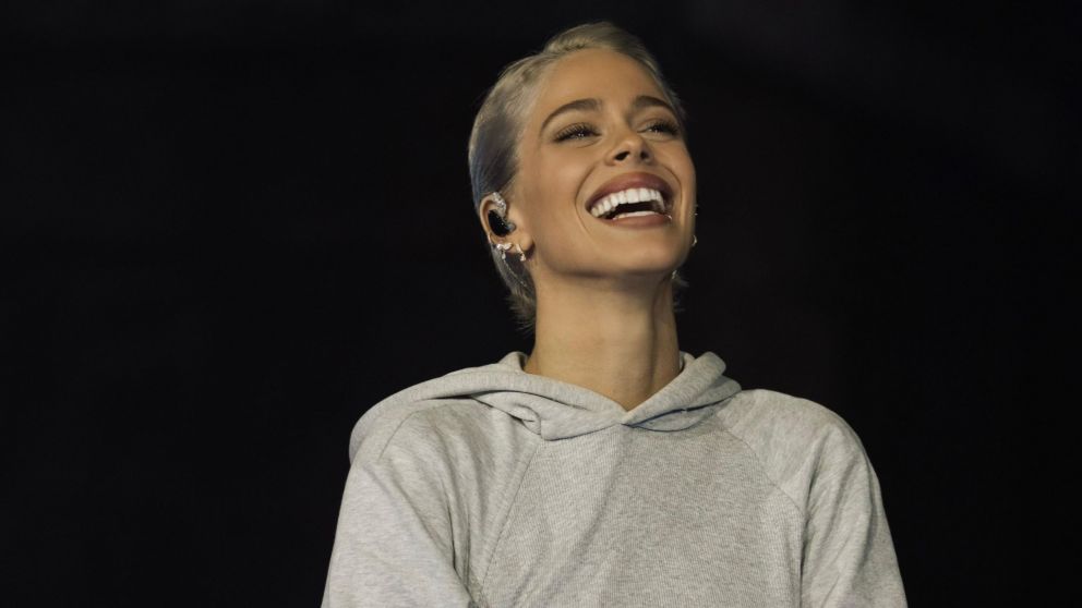 FOTOS: Tini brindó dos shows en Hurlingham para presentar "Mechón de pelo"