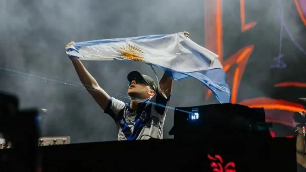 Bizarrap consolida su �xito con una ovaci�n en su segundo show en Coachella