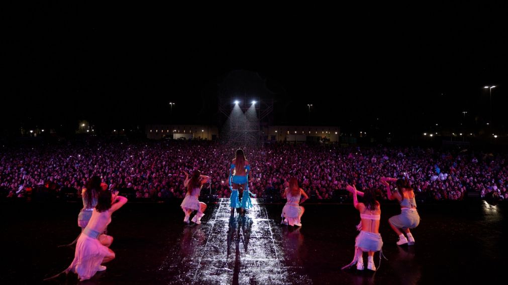 Emilia Mernes hizo vibrar Rosario con un show inolvidable bajo la lluvia