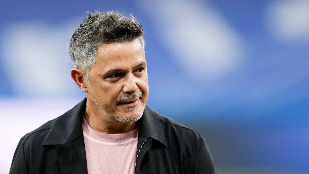 Alejandro Sanz se suma a pedir ayuda para Chile: "Un país solidario y bello"