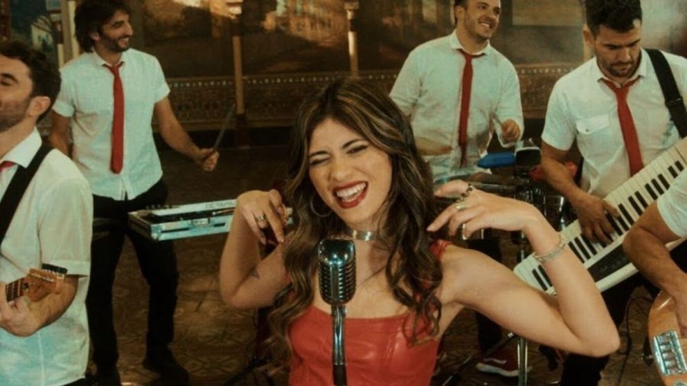 Agapornis presentó su nueva canción.