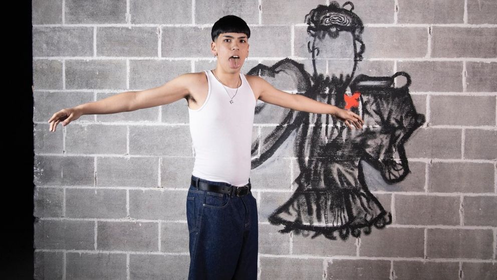 Milo J afirma su gran presente con el disco debut “1 1 1”.