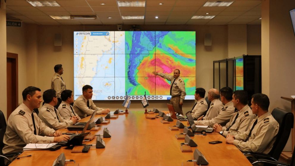 As� buques chinos buscan refugiarse en la Zona Econ�mica Exclusiva