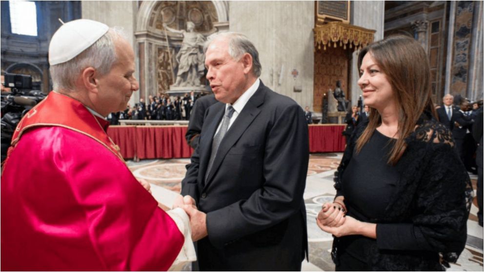 El papa León XVI saluda a Gerardo Werthein y Sandra Pettovello (X/@SPettovelloOK).