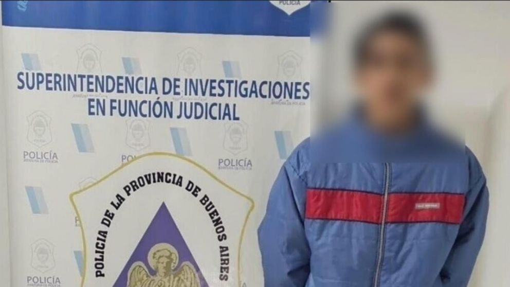 Este es el sujeto que fue aprehendido por los investigadores policiales.