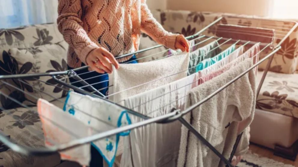 El truco japonés para secar la ropa en un día de lluvia.